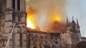 Notre Dame się pali